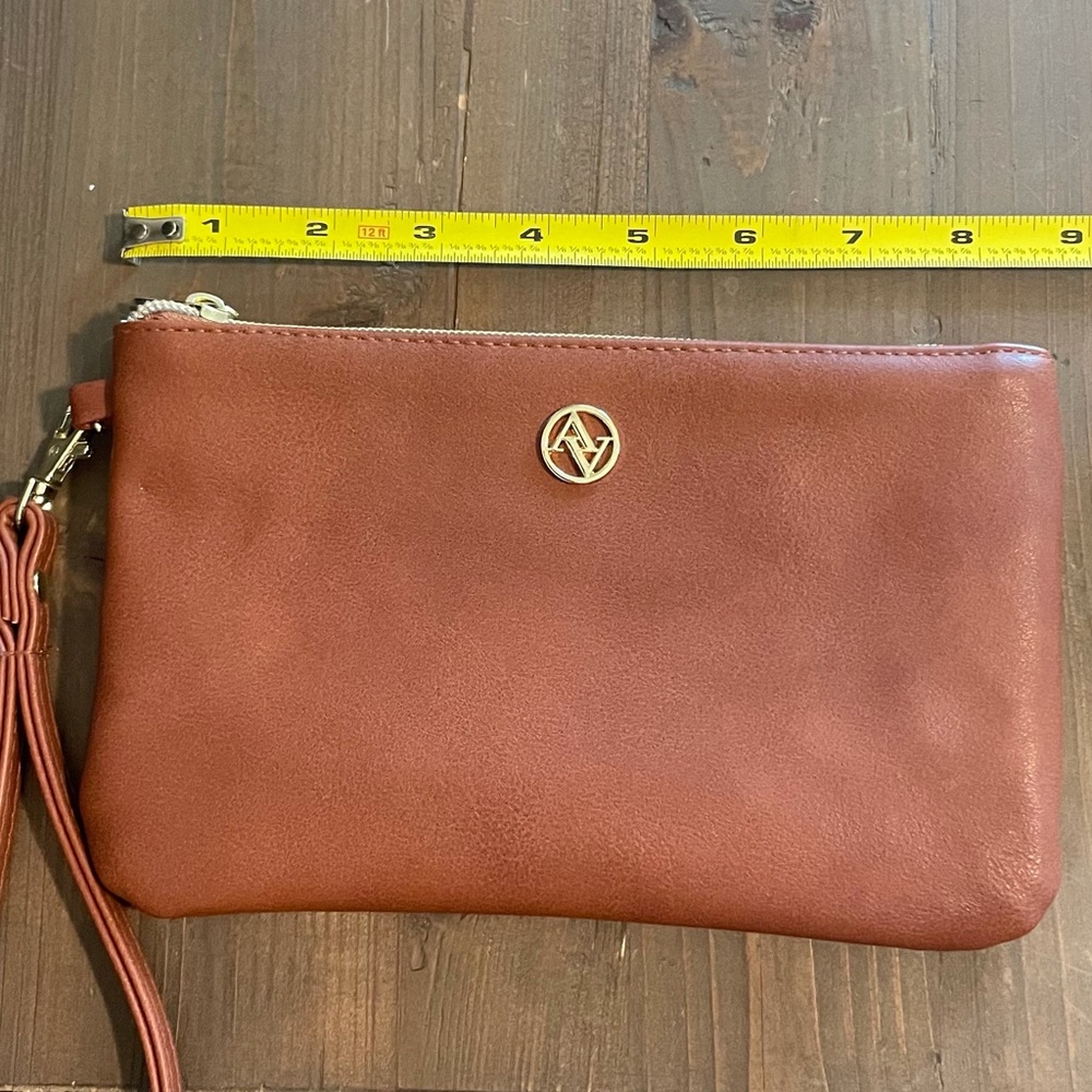 Handbag & Wallet - Picture 10 of 14